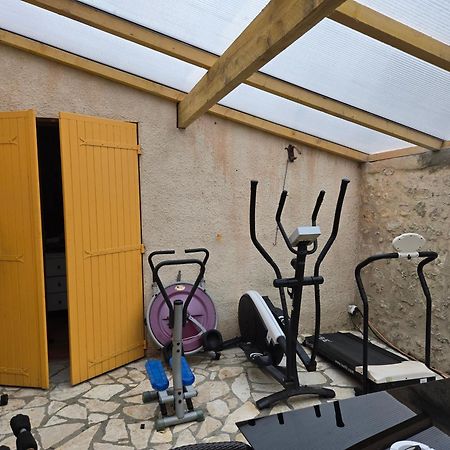 Domaine De La Sarrotte Bed & Breakfast Saugon Exterior photo