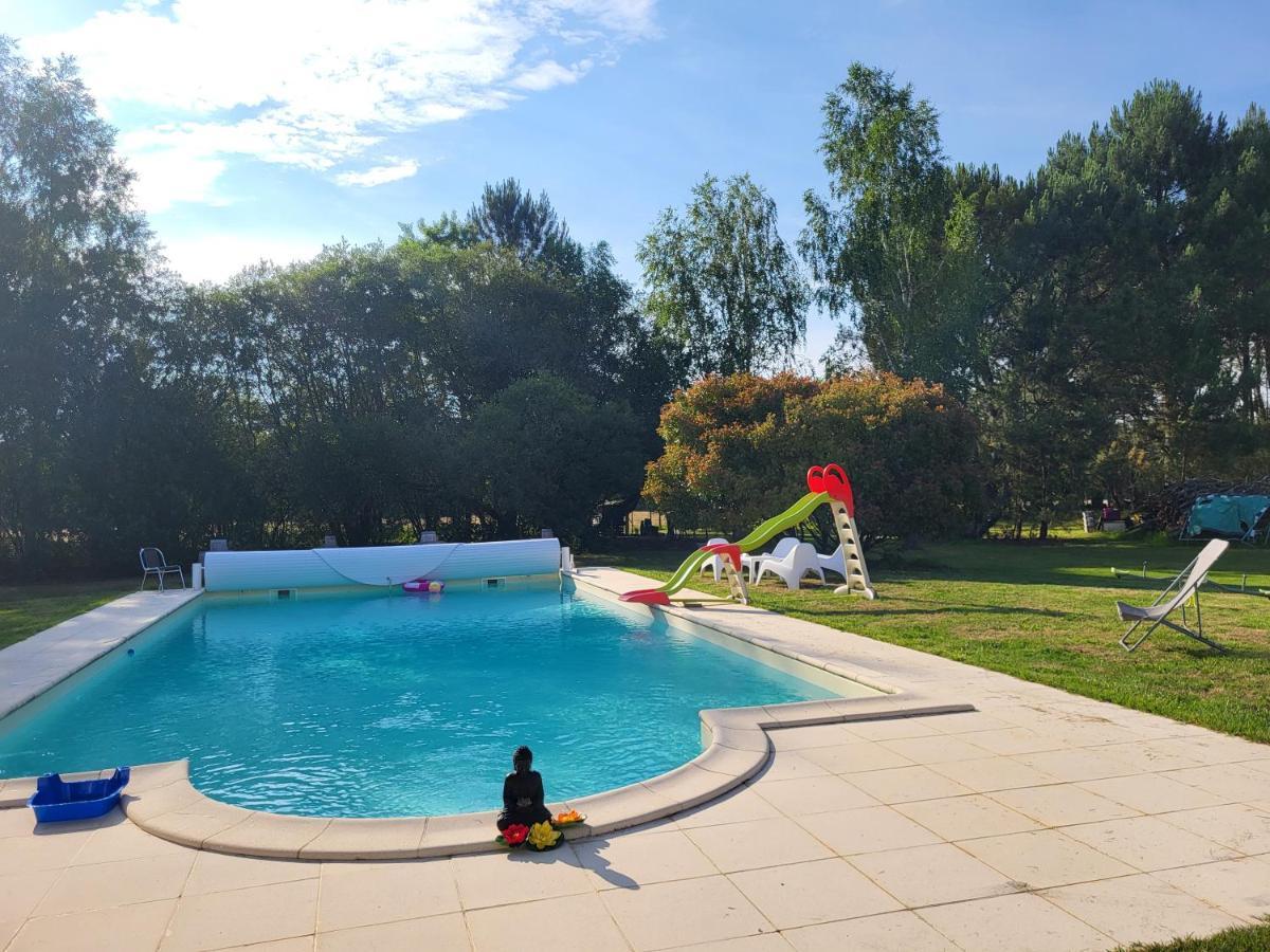 Domaine De La Sarrotte Bed & Breakfast Saugon Exterior photo