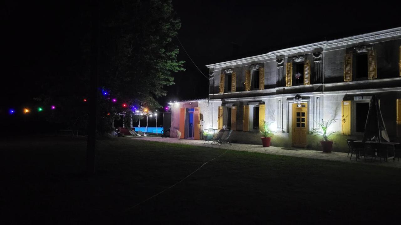Domaine De La Sarrotte Bed & Breakfast Saugon Exterior photo