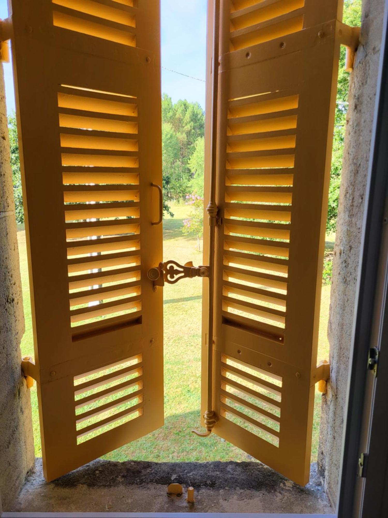 Domaine De La Sarrotte Bed & Breakfast Saugon Exterior photo